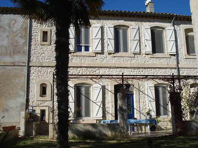 facade droite b.JPG (57920 octets)